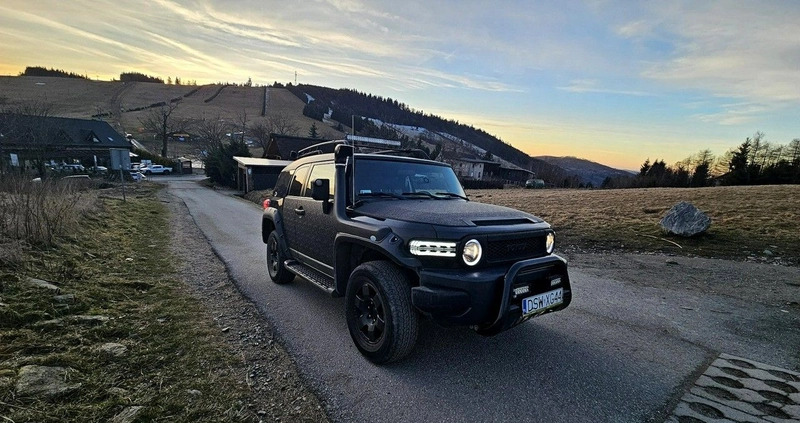 Toyota FJ cena 128900 przebieg: 255000, rok produkcji 2007 z Młynary małe 172